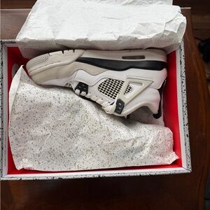 Air Jordan 4 Retro